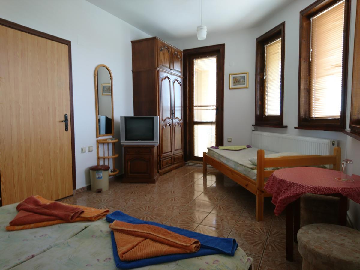 Guest House Nash Dom Kavarna Luaran gambar